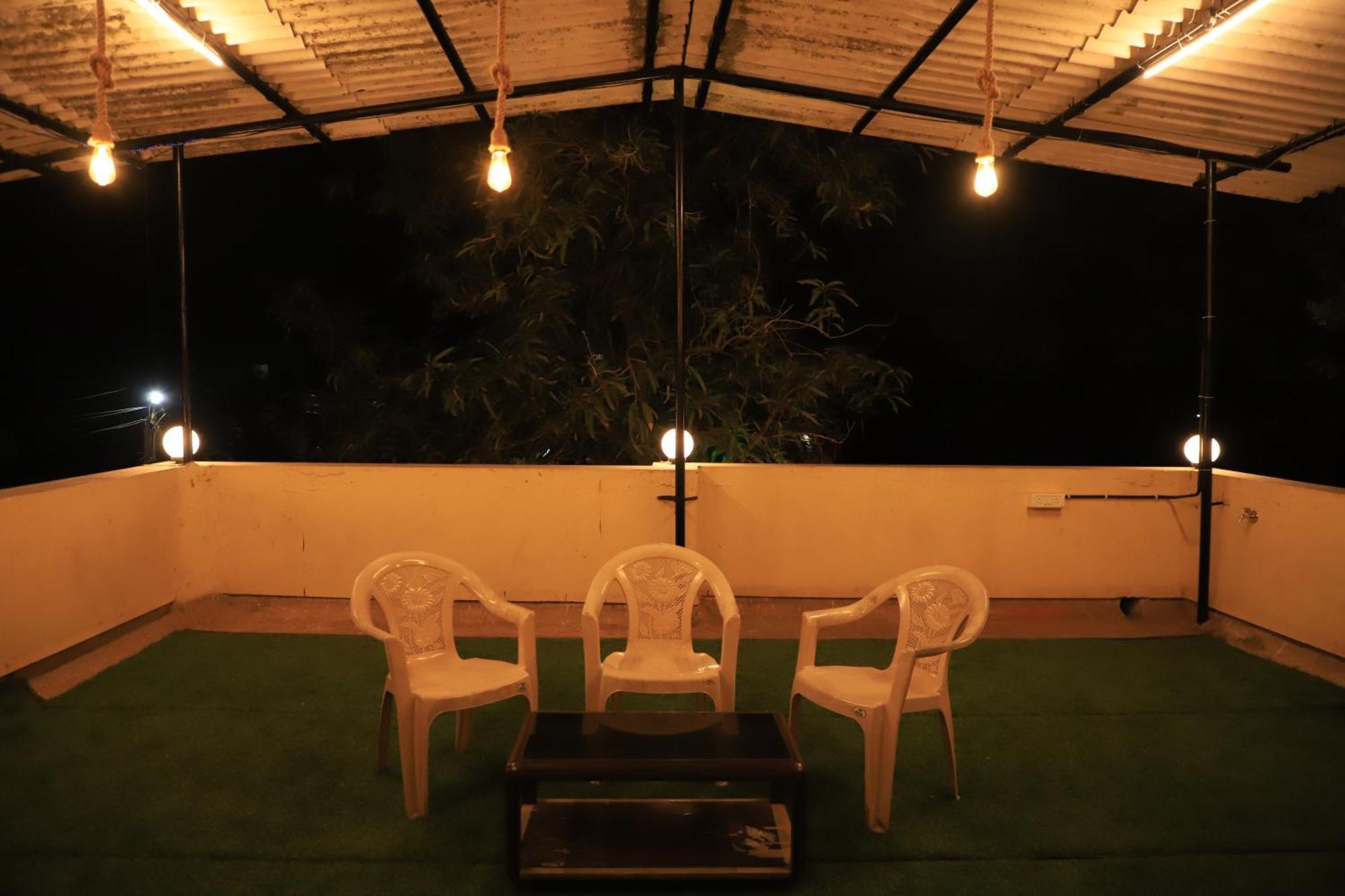 Hemharsh Holiday Home With Pool 卡尔贾特 外观 照片