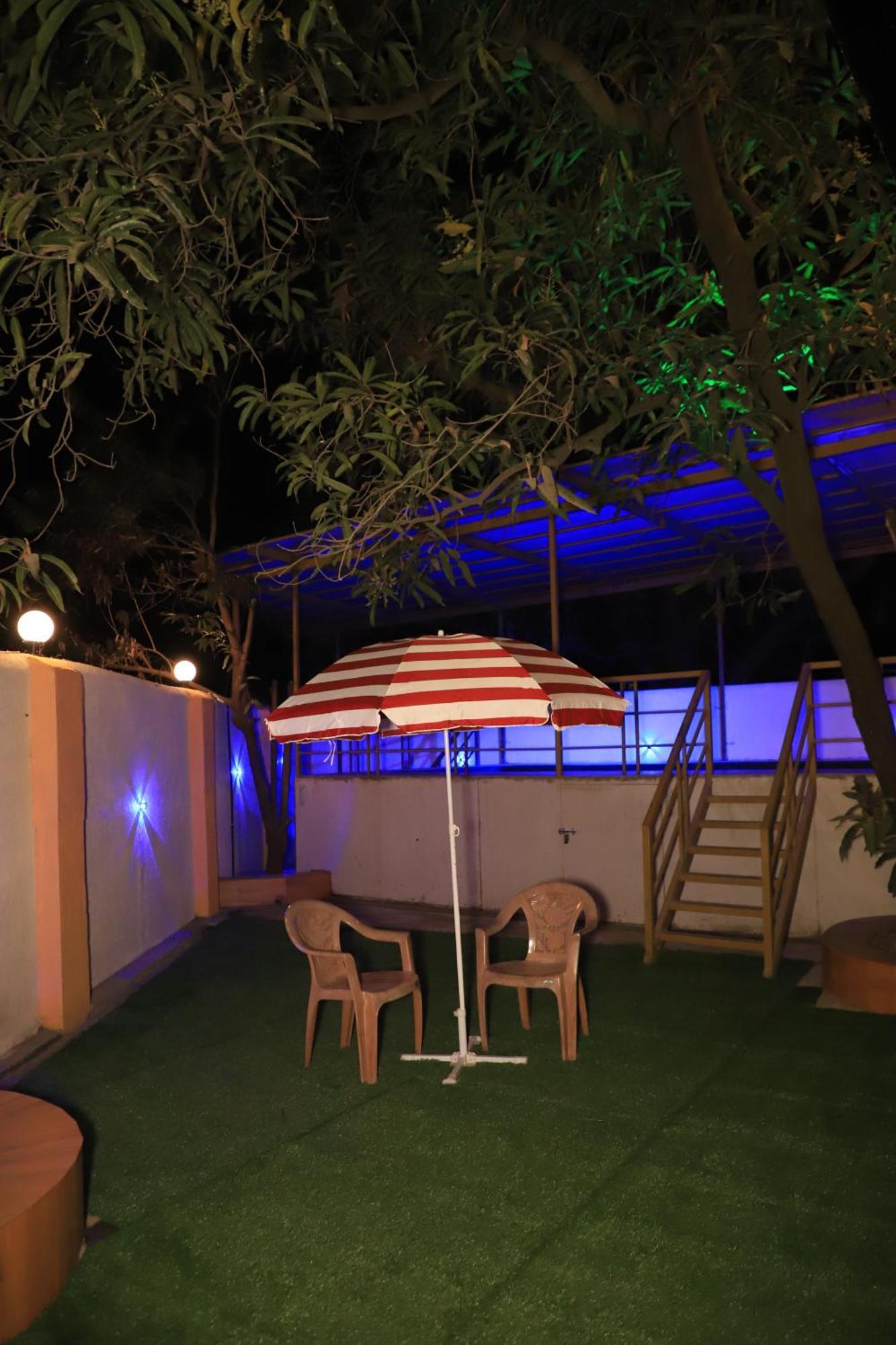 Hemharsh Holiday Home With Pool 卡尔贾特 外观 照片